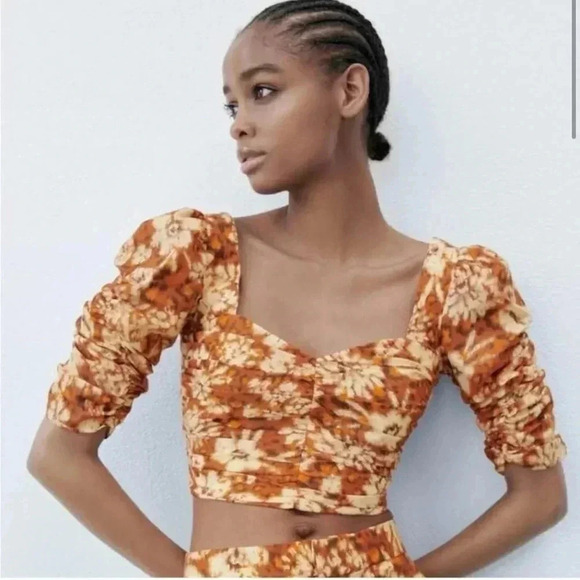 💕Zara Printed Drape Crop Top  Square Neck Orange Floral XS NWOT - Picture 2 of 10